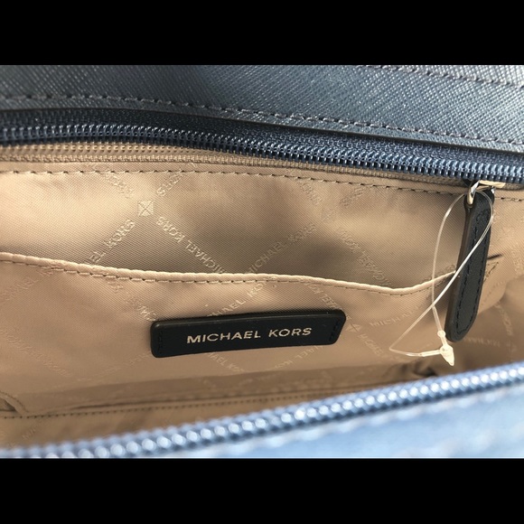 ✨BRAND NEW Michael Kors Small Selma Purse✨ - Picture 5 of 8